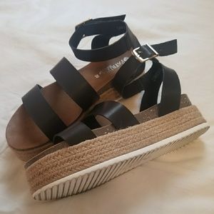 Platform Black Sandals -DSW
